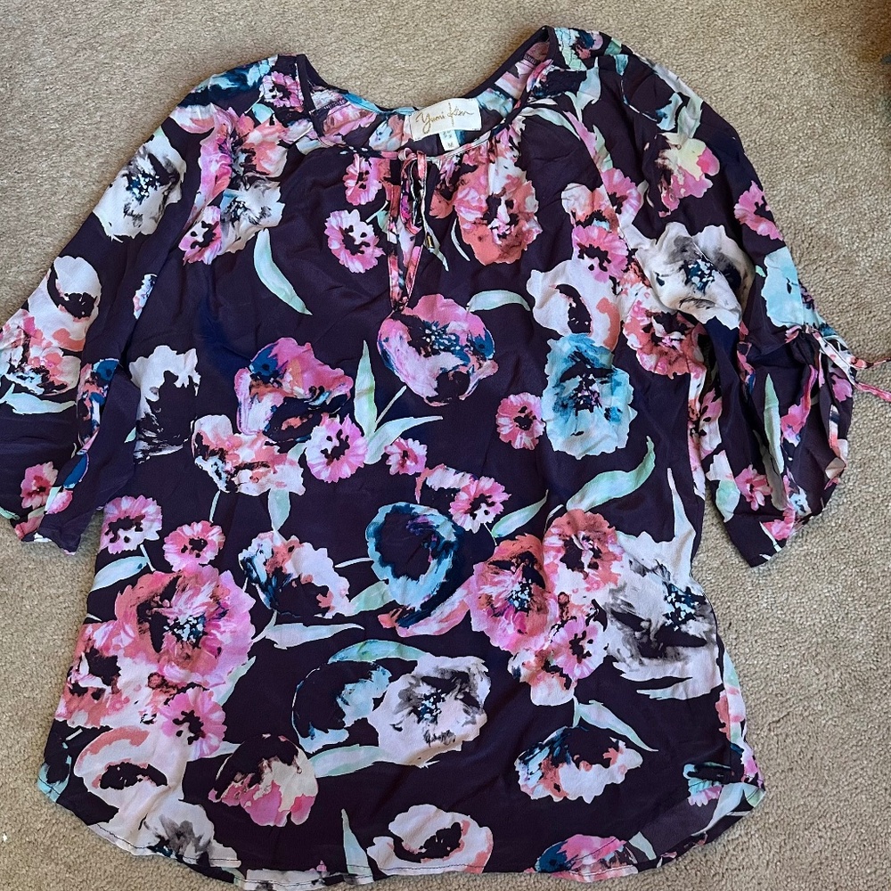 Yumi Kim 100% Silk floral blouse MEDIUM